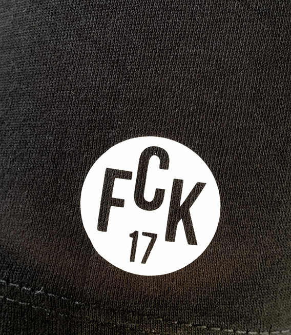 shirt-zwart-mouwlabel-wit_1